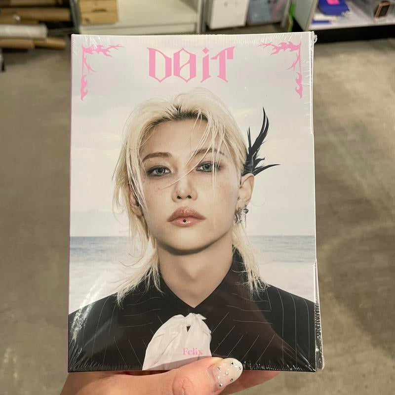 Stray Kids SKZ IT TAPE 'DO IT' 3Rd Special Album ACCORDION Ver CD K-Pop Album with 5 Tracks Official Korean Import 8 Member Versions Authentic Sealed Album