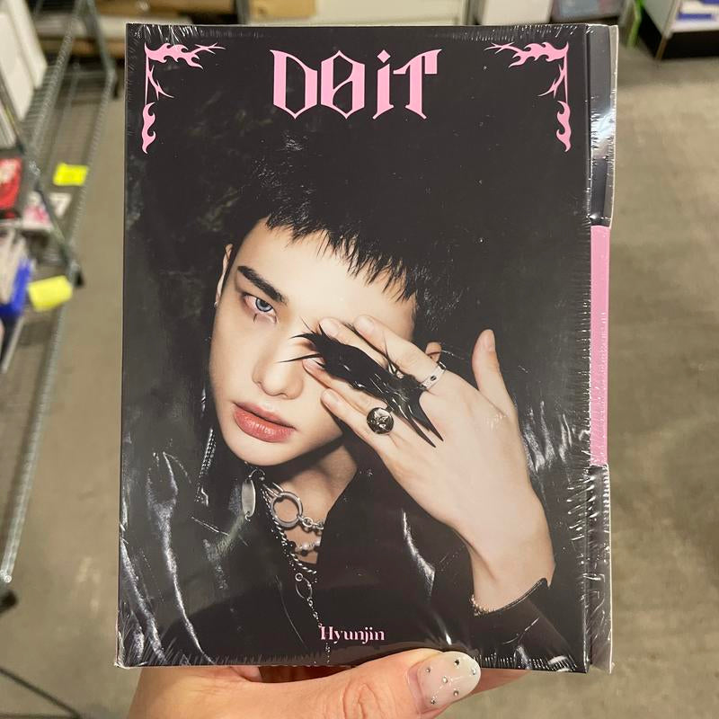 Stray Kids SKZ IT TAPE 'DO IT' 3Rd Special Album ACCORDION Ver CD K-Pop Album with 5 Tracks Official Korean Import 8 Member Versions Authentic Sealed Album