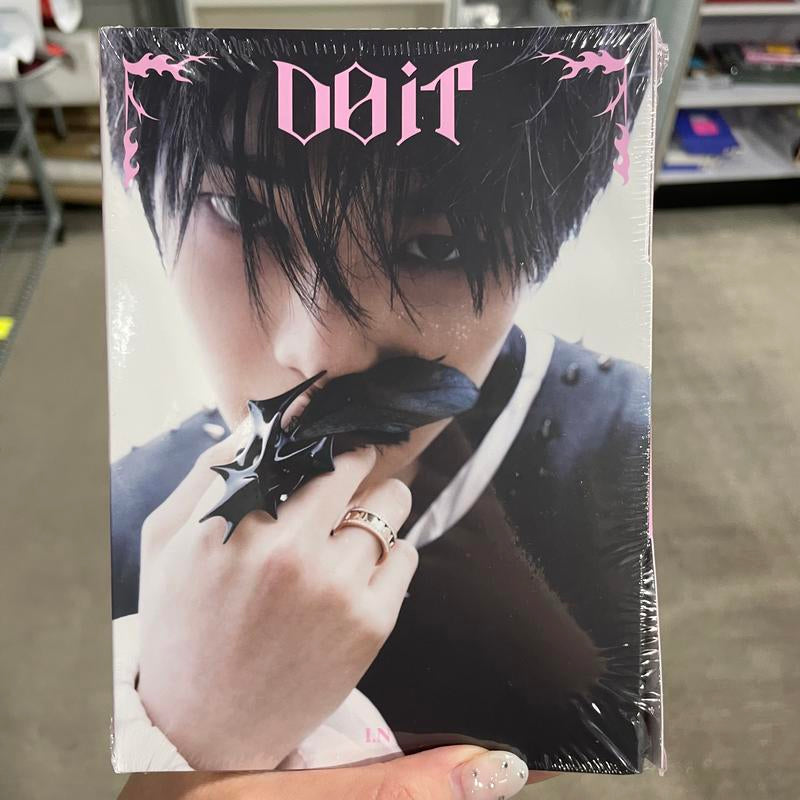 Stray Kids SKZ IT TAPE 'DO IT' 3Rd Special Album ACCORDION Ver CD K-Pop Album with 5 Tracks Official Korean Import 8 Member Versions Authentic Sealed Album